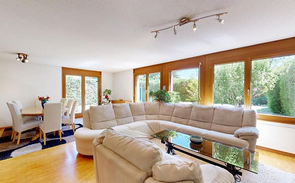 Immobilie in Epalinges - A charming family home with a garden in the heart of Épalinges - Bild 1