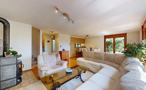 Immobilie in Epalinges - A charming family home with a garden in the heart of Épalinges - Bild 2