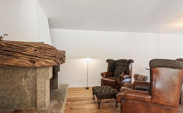 Immobilie in La Punt Chamues-ch - Ferienhaus in La Punt Chamues-ch: ruhig, stilvoll, kernsaniert - Bild 1