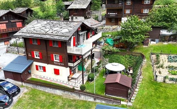 Immobilie in Herbriggen - Wohlfühloase mit Gartenidyll & Bergsicht nahe Zermatt - Bild 1