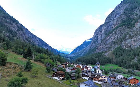 Immobilie in Herbriggen - Wohlfühloase mit Gartenidyll & Bergsicht nahe Zermatt - Bild 16