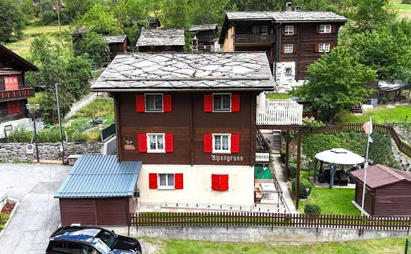 Immobilie in Herbriggen - Wohlfühloase mit Gartenidyll & Bergsicht nahe Zermatt - Bild 2