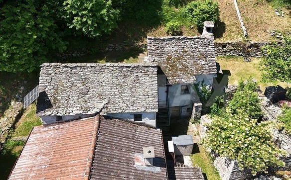 Immobilie in Gorduno - Rustico con giardino e bosco - Bild 3