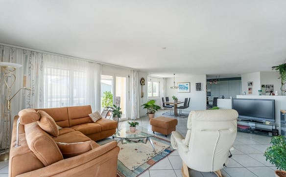 Immobilie in Stetten Sh - Grosszügige 4.5-Zimmer-Eigentumswohnung mit traumhafter Aussicht - Bild 3