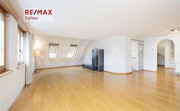 Immobilie in Bachenbülach - Maisonette mit einzigartiger Architektur und vielseitigen Wohnräumen - Bild 0