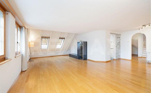 Immobilie in Bachenbülach - Maisonette mit einzigartiger Architektur und vielseitigen Wohnräumen - Bild 1
