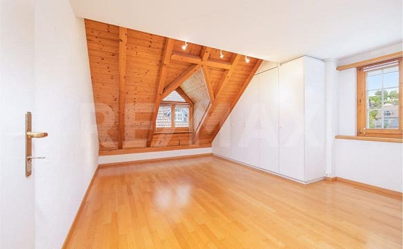 Immobilie in Bachenbülach - Maisonette mit einzigartiger Architektur und vielseitigen Wohnräumen - Bild 10