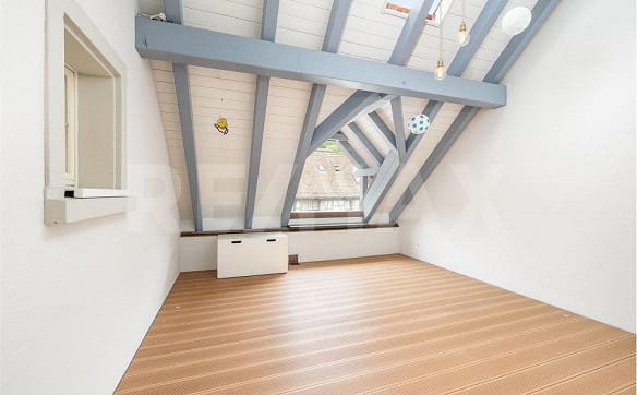 Immobilie in Bachenbülach - Maisonette mit einzigartiger Architektur und vielseitigen Wohnräumen - Bild 3