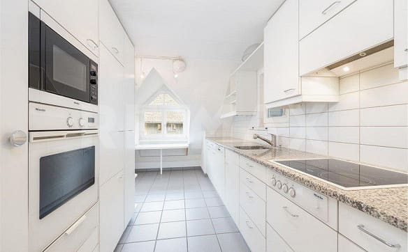 Immobilie in Bachenbülach - Maisonette mit einzigartiger Architektur und vielseitigen Wohnräumen - Bild 4