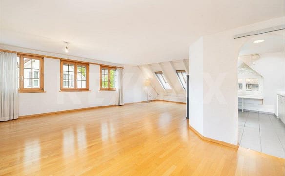Immobilie in Bachenbülach - Maisonette mit einzigartiger Architektur und vielseitigen Wohnräumen - Bild 5