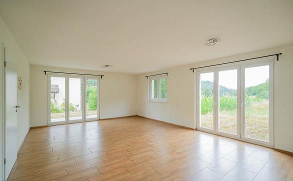 Immobilie in Mettau - Grosszügiges 7.5 Zimmer-Einfamilienhaus am Bauzonenrand - Bild 4