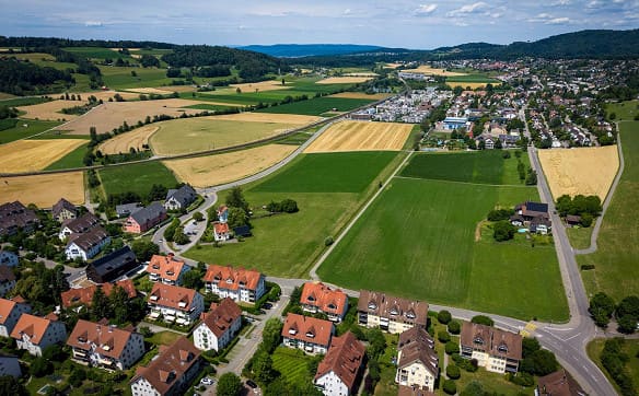 Immobilie in Bonstetten - Charmante 6.5-Zimmer-Dachmaisonette mit Cheminée & Weitsicht! - Bild 13