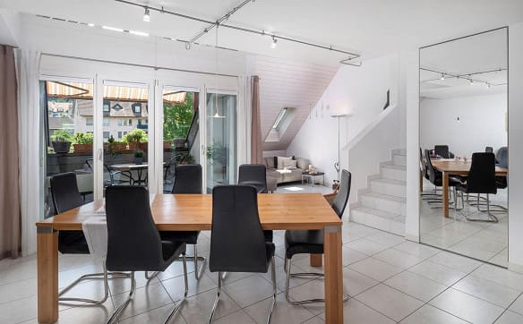 Immobilie in Bonstetten - Charmante 6.5-Zimmer-Dachmaisonette mit Cheminée & Weitsicht! - Bild 4