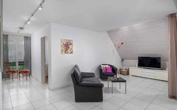 Immobilie in Bonstetten - Charmante 6.5-Zimmer-Dachmaisonette mit Cheminée & Weitsicht! - Bild 7