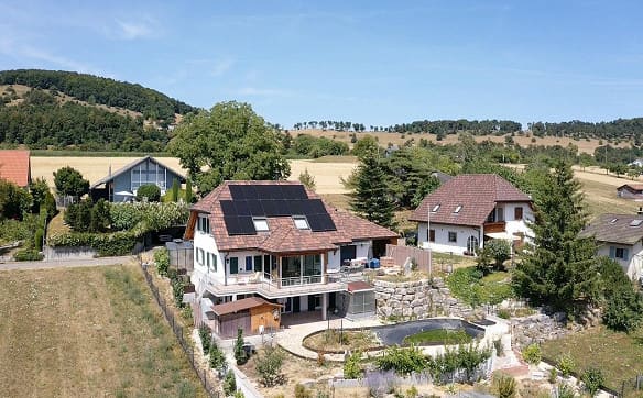 Immobilie in Liesberg Dorf - 7.5 Zimmer-EFH mit traumhafter Aussicht und schönem Garten - Bild 1