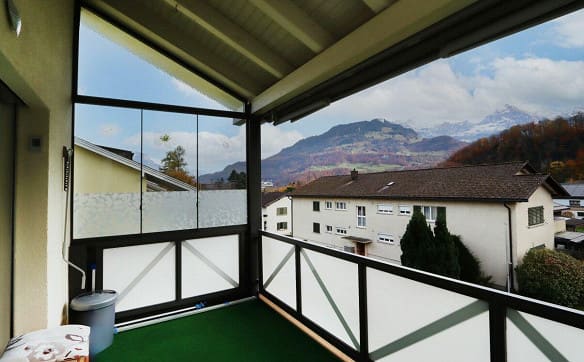 Immobilie in Niederurnen - 4.5-Zimmerwohnung mit Tiefgaragenplatz und Balkon an ruhiger Lage i... - Bild 1