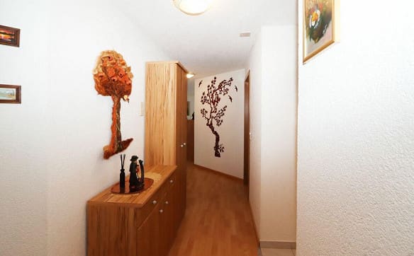 Immobilie in Niederurnen - 4.5-Zimmerwohnung mit Tiefgaragenplatz und Balkon an ruhiger Lage i... - Bild 10