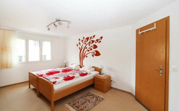 Immobilie in Niederurnen - 4.5-Zimmerwohnung mit Tiefgaragenplatz und Balkon an ruhiger Lage i... - Bild 12