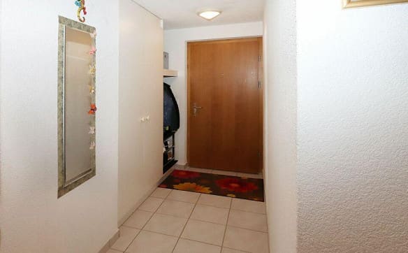 Immobilie in Niederurnen - 4.5-Zimmerwohnung mit Tiefgaragenplatz und Balkon an ruhiger Lage i... - Bild 9