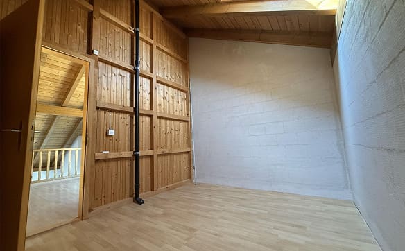 Immobilie in Sutz - Helle 4.5 Zimmer-Galeriewohnung mit Wintergarten und Balkon - Bild 10