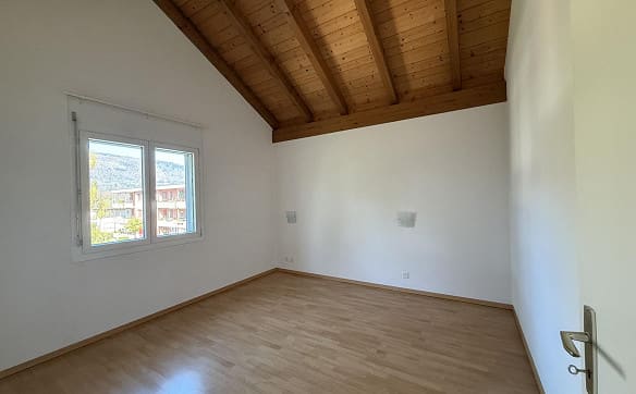 Immobilie in Sutz - Helle 4.5 Zimmer-Galeriewohnung mit Wintergarten und Balkon - Bild 8