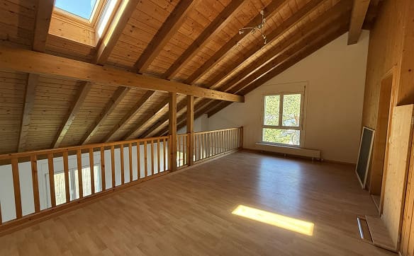 Immobilie in Sutz - Helle 4.5 Zimmer-Galeriewohnung mit Wintergarten und Balkon - Bild 9