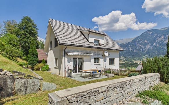 Immobilie in Cazis - Ihr neues Zuhause mit Terrasse, Garten, Balkon und wunderbarer Auss... - Bild 0