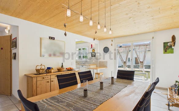 Immobilie in Cazis - Ihr neues Zuhause mit Terrasse, Garten, Balkon und wunderbarer Auss... - Bild 3