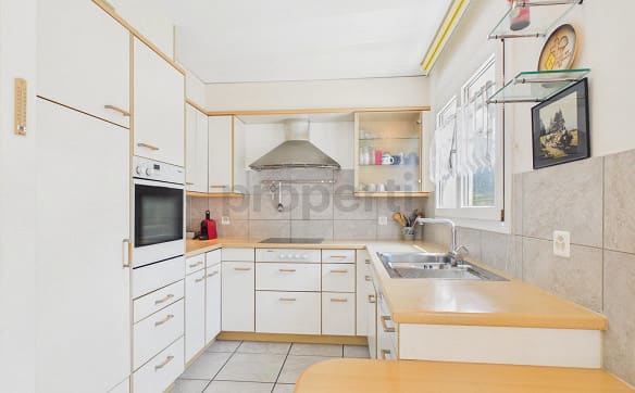 Immobilie in Cazis - Ihr neues Zuhause mit Terrasse, Garten, Balkon und wunderbarer Auss... - Bild 4
