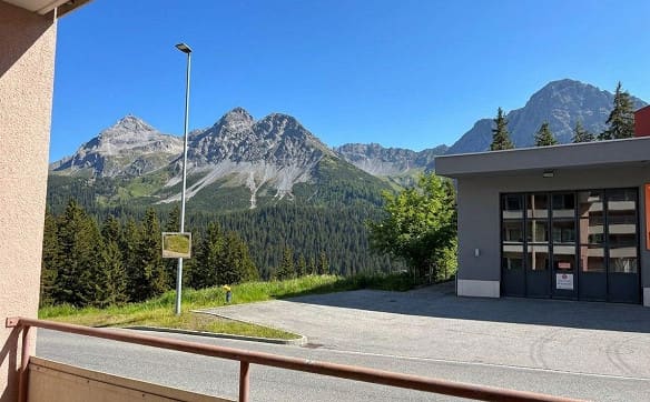 Immobilie in Arosa - 4-Zimmer-Studiopaket mit Balkon und Bergsicht in Arosa - Bild 1
