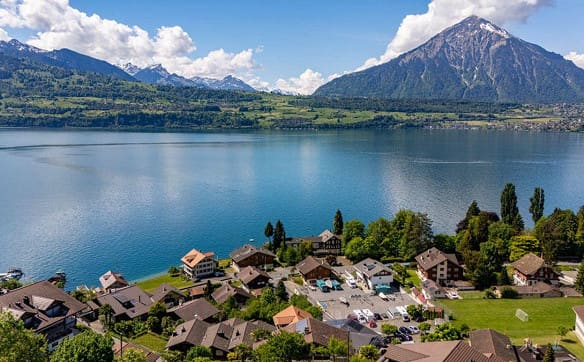 Immobilie in Merligen - Ihre Top-Investition für Ihre Ferien - Herrlicher Blick auf den Thu... - Bild 0
