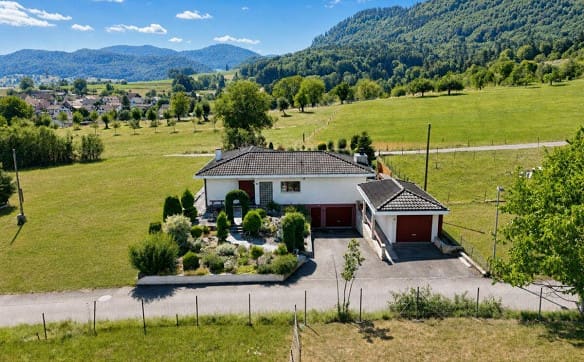 Immobilie in Wahlen B. Laufen - gepflegtes Einfamilienhaus an einmaliger Lage - Bild 0