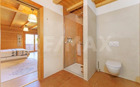 Immobilie in Les Paccots - Un appartement 4.5 pièces où l’intérieur se prolonge  naturellement... - Bild 6