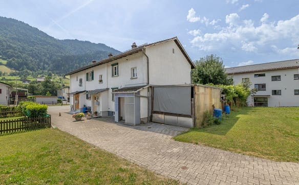 Immobilie in Schwanden Gl - 3.5-Zi-Eckhaus mit Garten - Bild 0