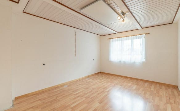 Immobilie in Schwanden Gl - 3.5-Zi-Eckhaus mit Garten - Bild 5