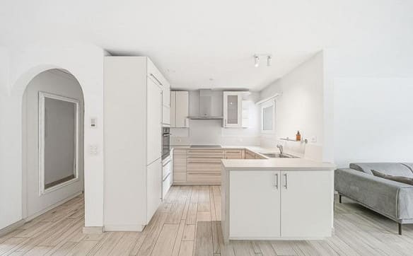 Immobilie in Mägenwil - RAUM. RUHE. GARTEN - 5.5 ZIMMER WOHNUNG IN MÄGENWIL - Bild 2