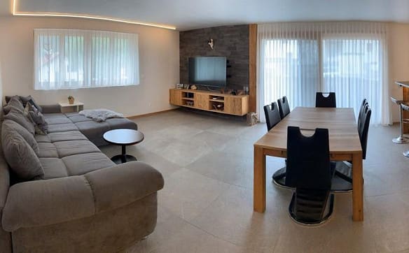 Immobilie in Sent - Exklusive 5.5-Zimmer-Wohnung in Sent. Wohnen mit Bergpanorama. - Bild 1