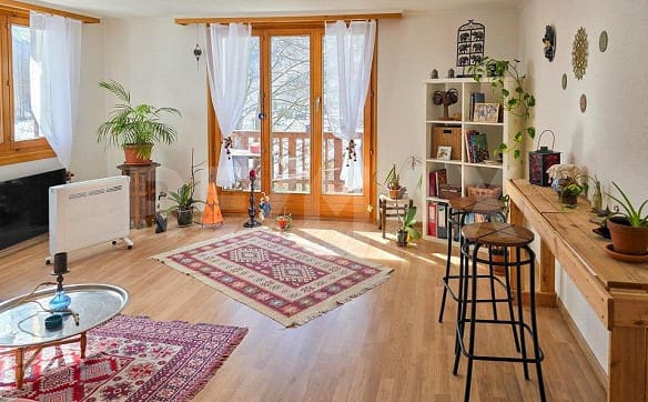 Immobilie in Randa - Mehrfamilienhaus mit 3 grossen Wohnungen, zusätzlichen Wohnräumen u... - Bild 1
