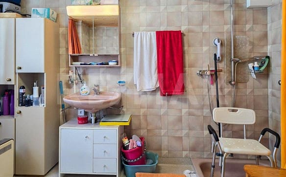 Immobilie in Randa - Mehrfamilienhaus mit 3 grossen Wohnungen, zusätzlichen Wohnräumen u... - Bild 11