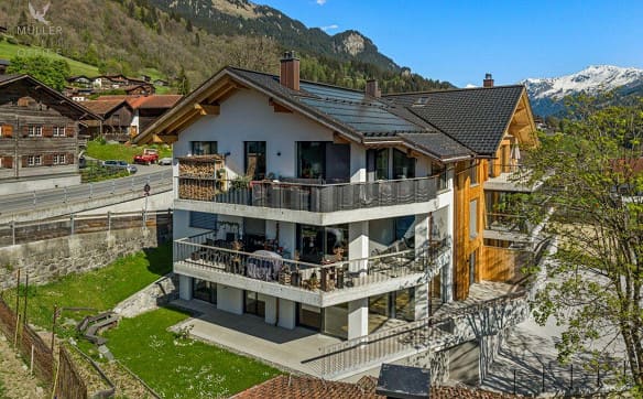 Immobilie in Saas Im Prättigau - Exklusive 3 1/2 Zimmer-Dachwohnung (Erstwohnung) mit Wohnkomfort au... - Bild 1