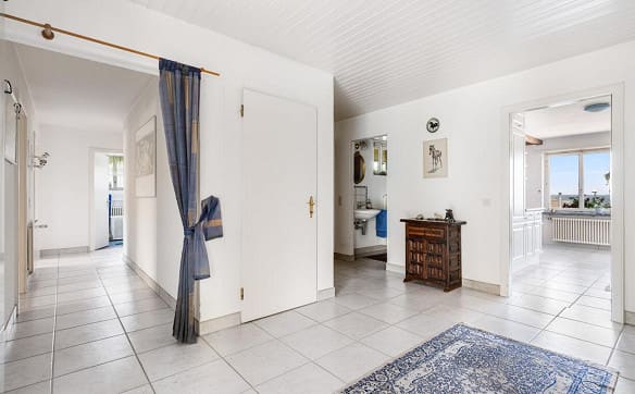 Immobilie in Fällanden - Einmalige Gelegenheit - Freistehendes 7-Zimmer-Einfamilienhaus - Bild 1