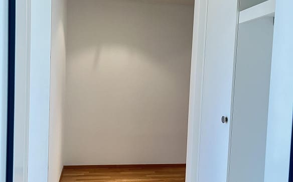 Immobilie in Wetzikon Zh - Lichtdurchfluteter Wohntraum mit 3 1/2 Zimmern, XL-Balkon - Bild 13
