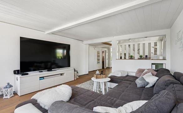 Immobilie in Kirchdorf Be - Einzigartiges Familienhaus mit Wellness und Weitsicht - Bild 1