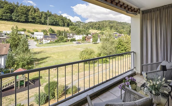 Immobilie in Neuenhof - Modernes Familienbijou zuoberst mit Blick ins Grüne - Bild 2