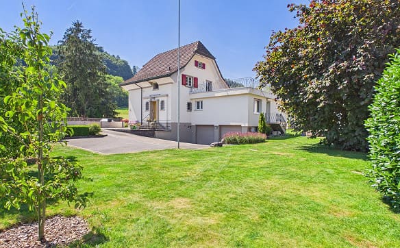 Immobilie in Riedtwil - Haus auf grosser Parzelle (1112m2) und XXL-Garage - Bild 1