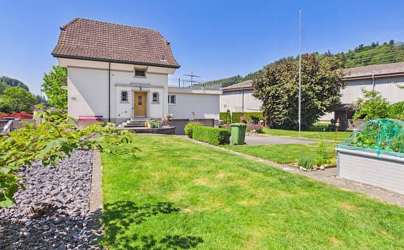 Immobilie in Riedtwil - Haus auf grosser Parzelle (1112m2) und XXL-Garage - Bild 2