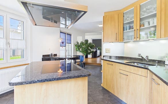 Immobilie in Riedtwil - Haus auf grosser Parzelle (1112m2) und XXL-Garage - Bild 6