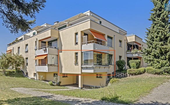 Immobilie in Pfäffikon Zh - 2,5-Zimmer-Parterrewohnung mit Charme, zentral und ruhig gelegen - Bild 0