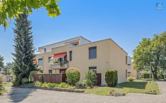 Immobilie in Pfäffikon Zh - 4,5-Zimmer-Gartenwohnung – zentral und familienfreundlich - Bild 0