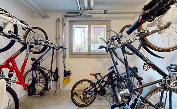 Immobilie in Glattbrugg - Zentrale 2.5-Zimmer-Wohnung mit Parkplatz und Potenzial - Bild 8
